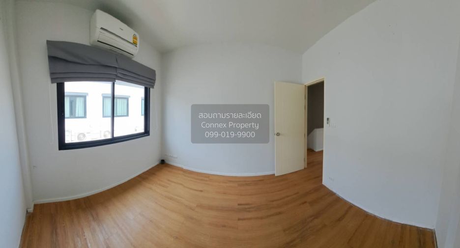 For sale 3 bedrooms townhouse in Don Mueang, Bangkok