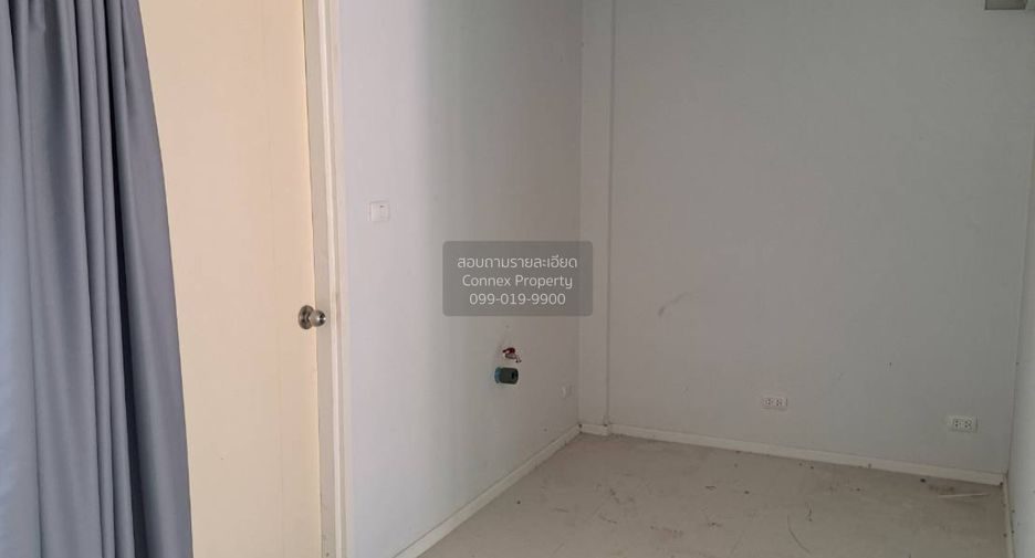 For sale 3 bedrooms townhouse in Don Mueang, Bangkok