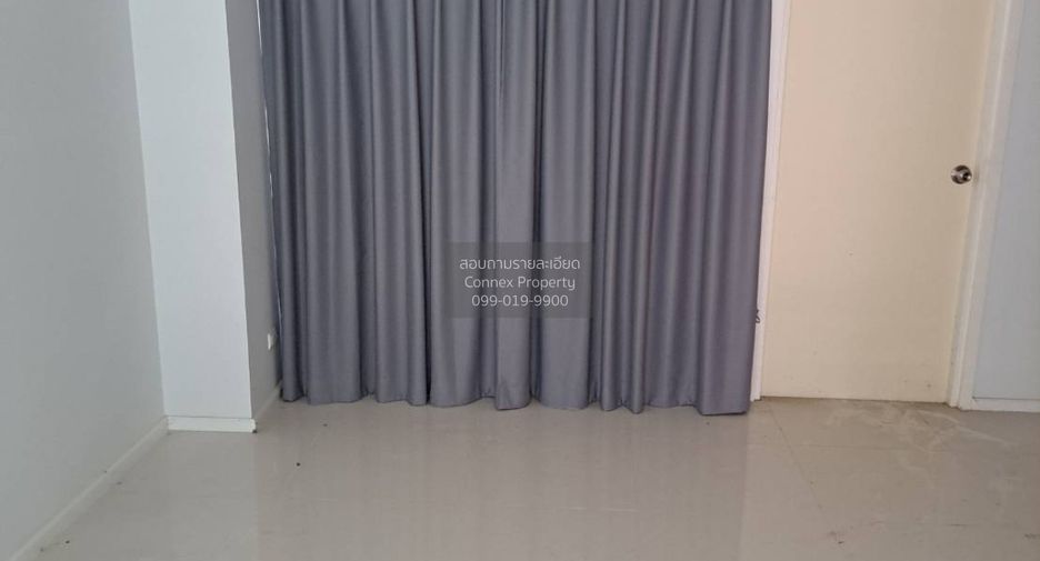 For sale 3 bedrooms townhouse in Don Mueang, Bangkok