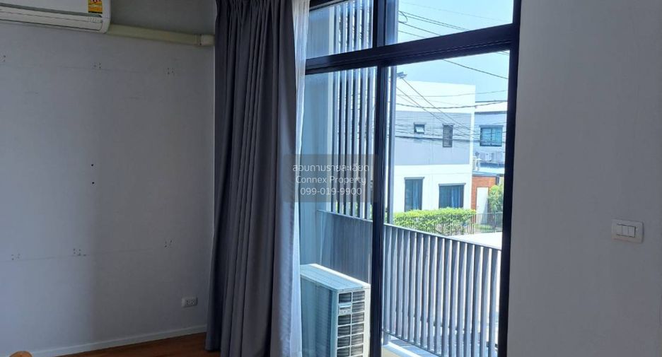 For sale 3 bedrooms townhouse in Don Mueang, Bangkok