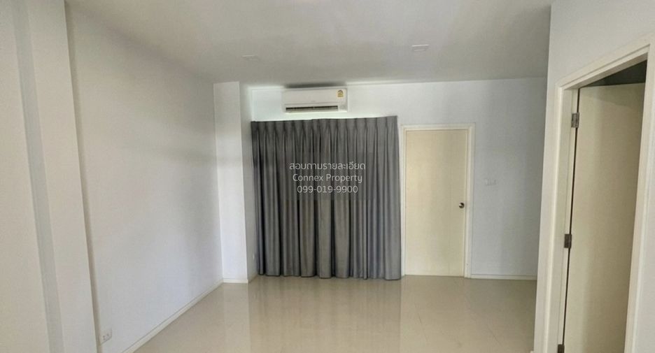 For sale 3 bedrooms townhouse in Don Mueang, Bangkok