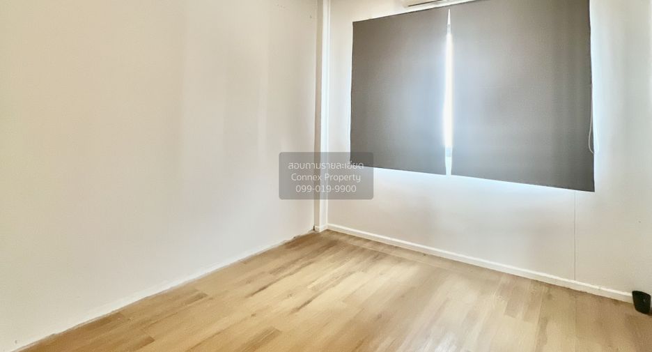 For sale 3 bedrooms townhouse in Don Mueang, Bangkok