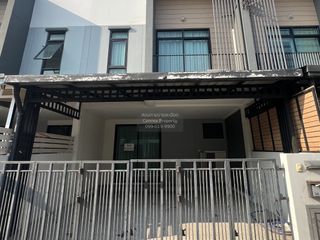 For sale 3 bedrooms townhouse in Don Mueang, Bangkok