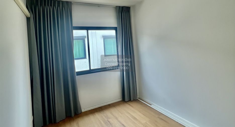 For sale 3 bedrooms townhouse in Don Mueang, Bangkok