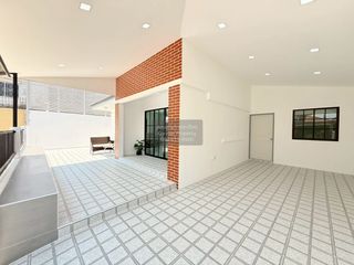 Haus zum Kauf mit 5 Zimmer in Khlong Sam Wa, Bangkok