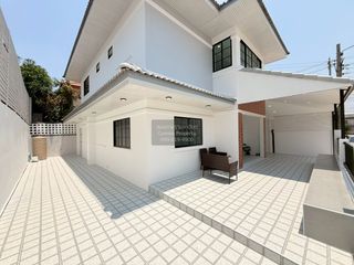 Haus zum Kauf mit 5 Zimmer in Khlong Sam Wa, Bangkok