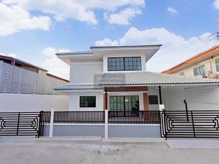 Haus zum Kauf mit 5 Zimmer in Khlong Sam Wa, Bangkok