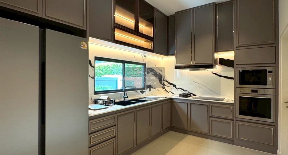 For sale 5 bedrooms house in Saphan Sung, Bangkok