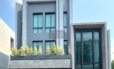 For sale 5 bedrooms house in Saphan Sung, Bangkok