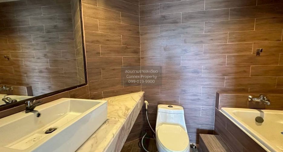 For sale 5 bedrooms condo in Bang Na, Bangkok