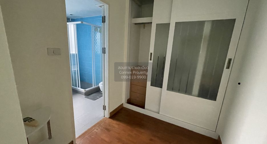 For sale 3 bedrooms condo in Yan Nawa, Bangkok