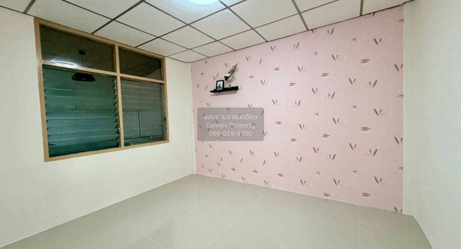 For sale 2 bedrooms townhouse in Mueang Samut Prakan, Samut Prakan
