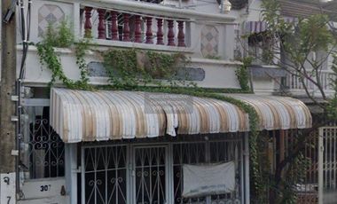 À vendre 2 chambres maison de ville à Wang Thonglang, Bangkok