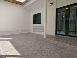 Продажа 4 спальни таунхаус в Khlong Luang, Патумтани