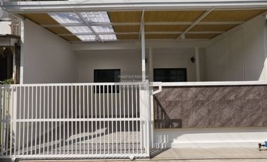 For sale 4 bedrooms townhouse in Khlong Luang, Pathum Thani