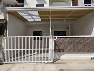 Продажа 4 спальни таунхаус в Khlong Luang, Патумтани