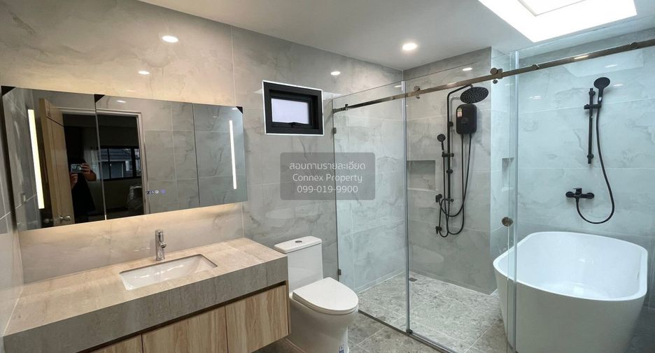 For sale 3 bedrooms house in Bueng Kum, Bangkok