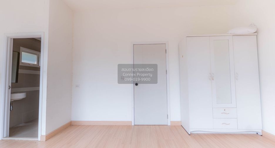 For sale 4 bedrooms townhouse in Mueang Pathum Thani, Pathum Thani