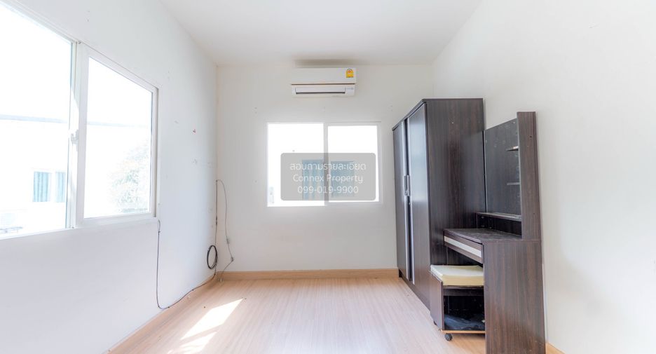 For sale 4 bedrooms townhouse in Mueang Pathum Thani, Pathum Thani