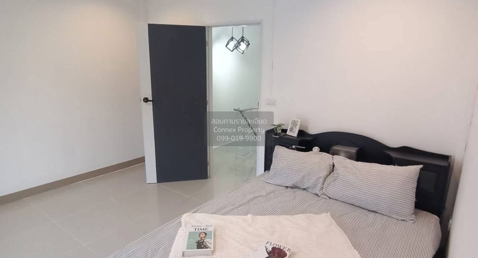 Casa adosada en venta de 3 habitaciones en Krathum Baen, Samut Sakhon