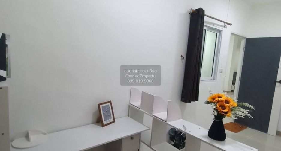 Casa adosada en venta de 3 habitaciones en Krathum Baen, Samut Sakhon