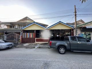 For sale 3 bedrooms townhouse in Mueang Samut Prakan, Samut Prakan