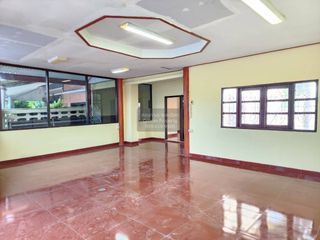 For sale 3 bedrooms townhouse in Mueang Samut Prakan, Samut Prakan