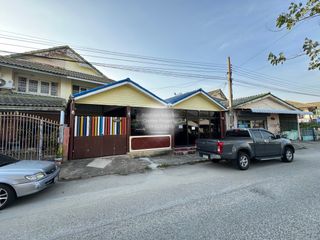 For sale 3 bedrooms townhouse in Mueang Samut Prakan, Samut Prakan