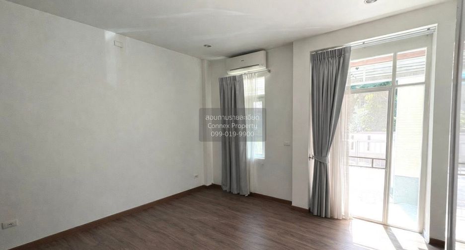 For sale 4 bedrooms house in Suan Luang, Bangkok