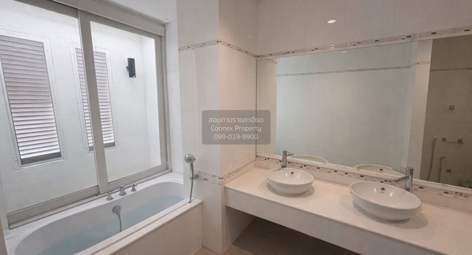 For sale 4 bedrooms house in Suan Luang, Bangkok