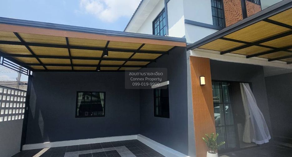For sale 4 bedrooms townhouse in Lat Krabang, Bangkok