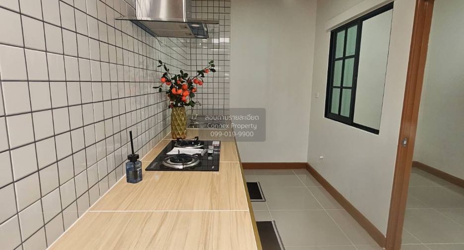For sale 4 bedrooms townhouse in Lat Krabang, Bangkok