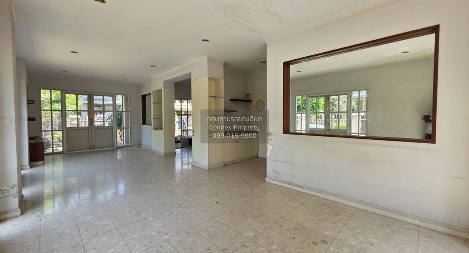 For sale 3 bedrooms house in Taling Chan, Bangkok