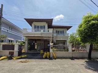 For sale 3 bedrooms house in Taling Chan, Bangkok