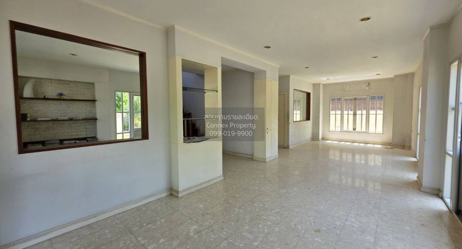 For sale 3 bedrooms house in Taling Chan, Bangkok