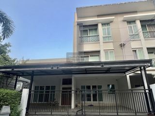 For sale 3 bedrooms townhouse in Suan Luang, Bangkok