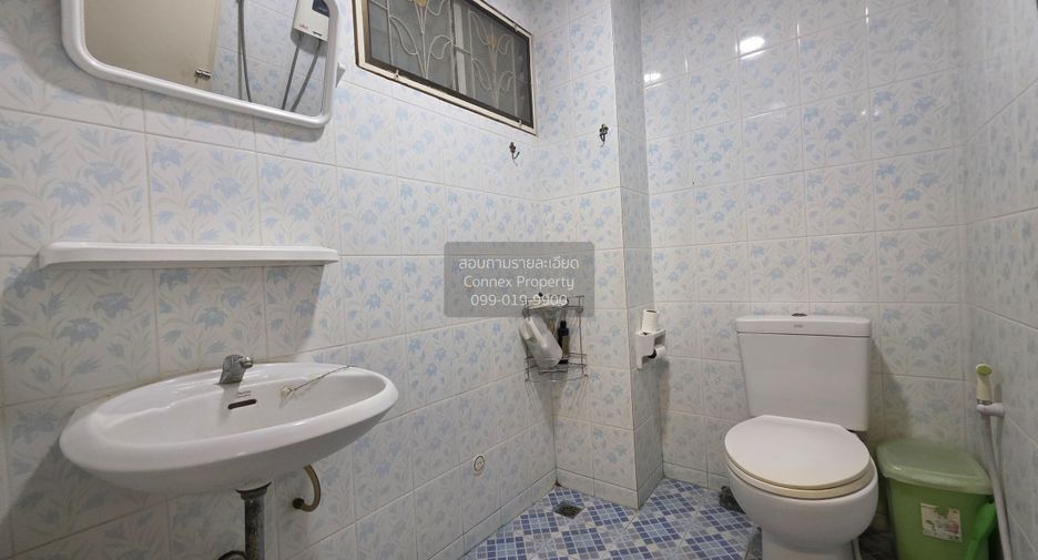 Casa adosada en venta de 3 habitaciones en Khlong San, Bangkok