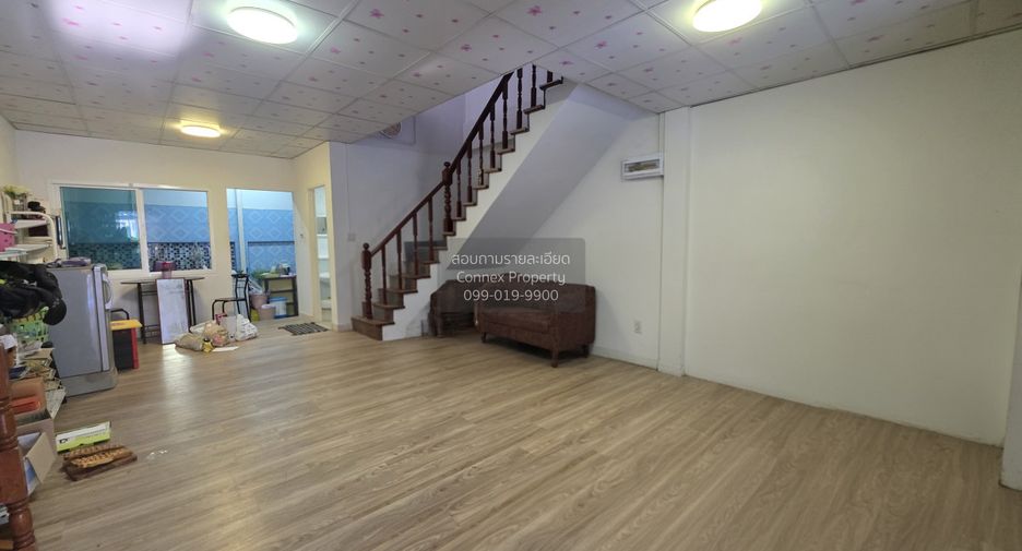 Casa adosada en venta de 3 habitaciones en Khlong San, Bangkok