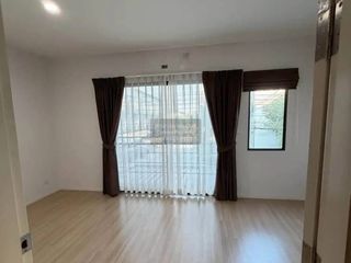 For sale 4 bedrooms townhouse in Prawet, Bangkok