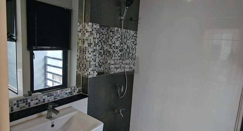 For sale 3 ベッドルーム townhouse in Sai Mai, Bangkok