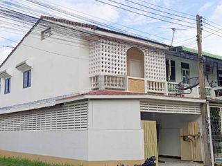 出售 3 卧室 联排别墅 在 Krathum Baen, Samut Sakhon
