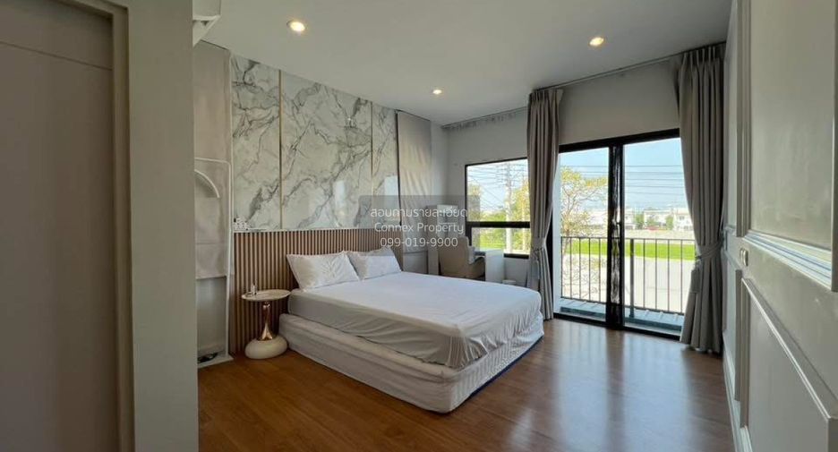 For sale 4 bedrooms house in Mueang Pathum Thani, Pathum Thani