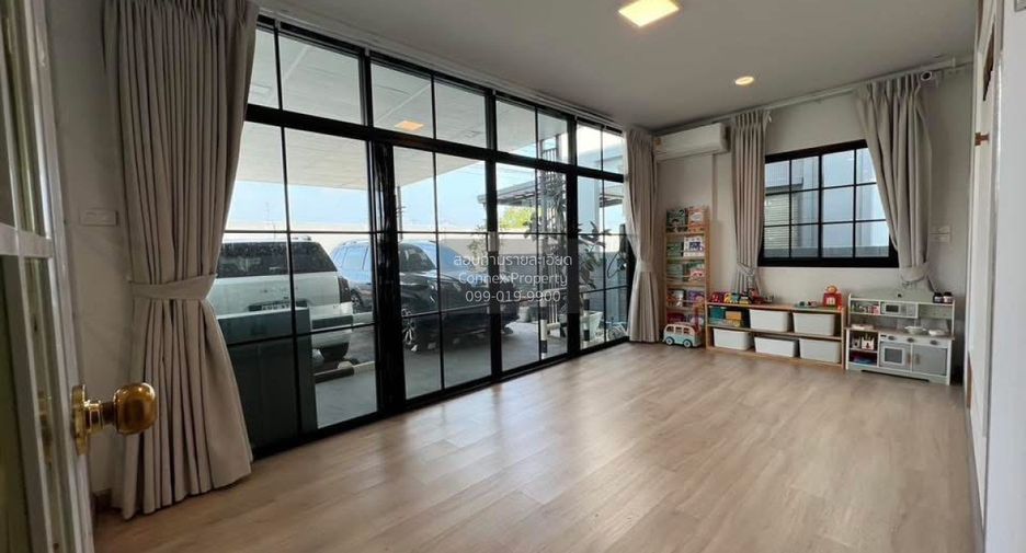 For sale 4 bedrooms house in Mueang Pathum Thani, Pathum Thani