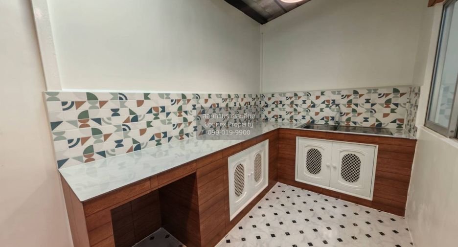 For sale 3 bedrooms townhouse in Bang Phli, Samut Prakan