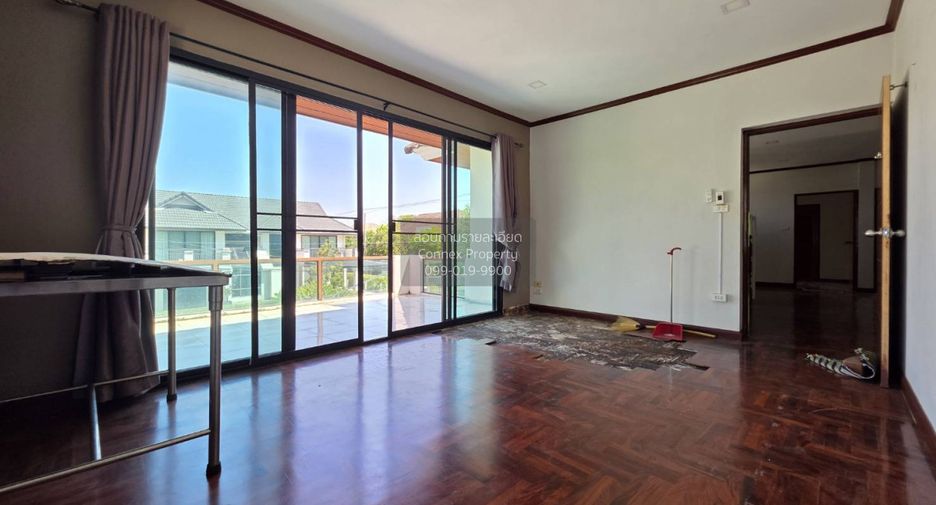 For sale 5 bedrooms house in Taling Chan, Bangkok