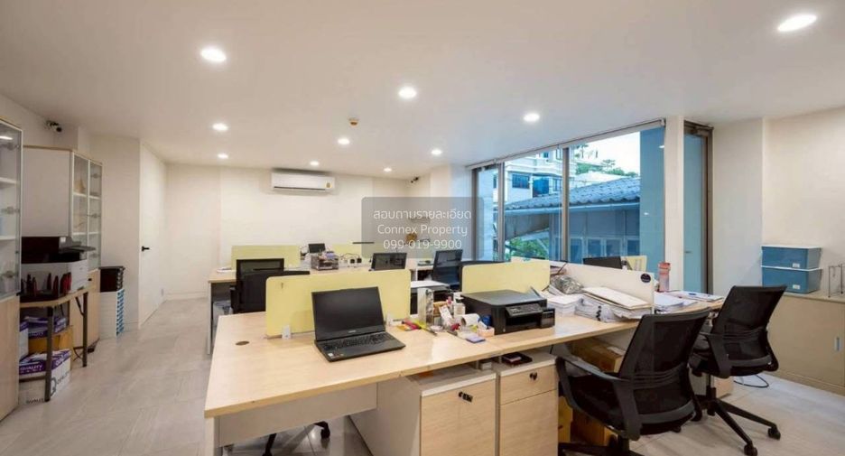 Reihenhaus zum Kauf mit 3 Zimmer in Phaya Thai, Bangkok