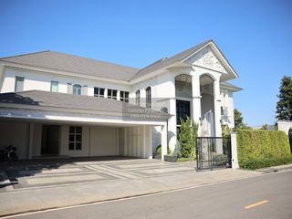 For sale 5 bedrooms house in Lat Krabang, Bangkok