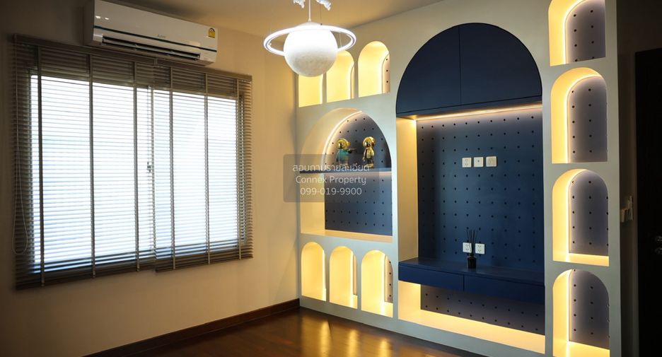 For sale 5 bedrooms house in Lat Krabang, Bangkok