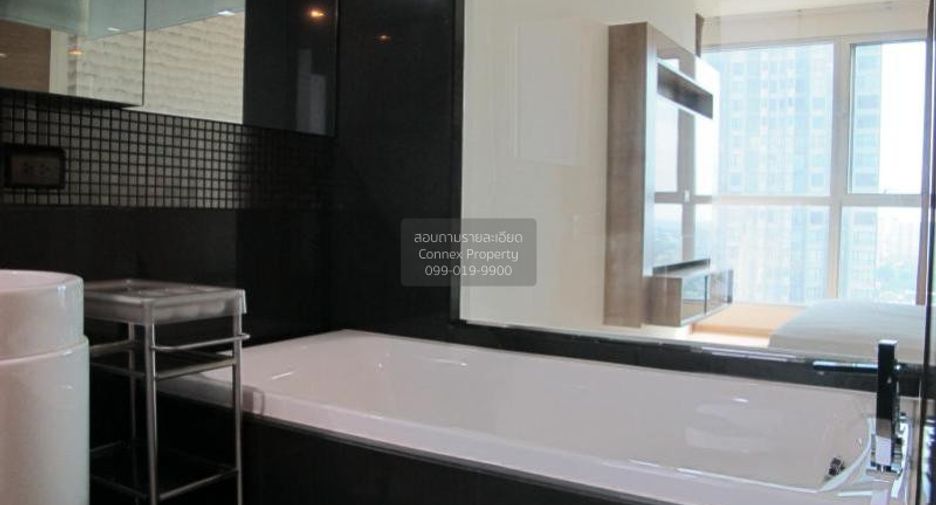 À vendre 2 chambres condo à Phra Khanong, Bangkok