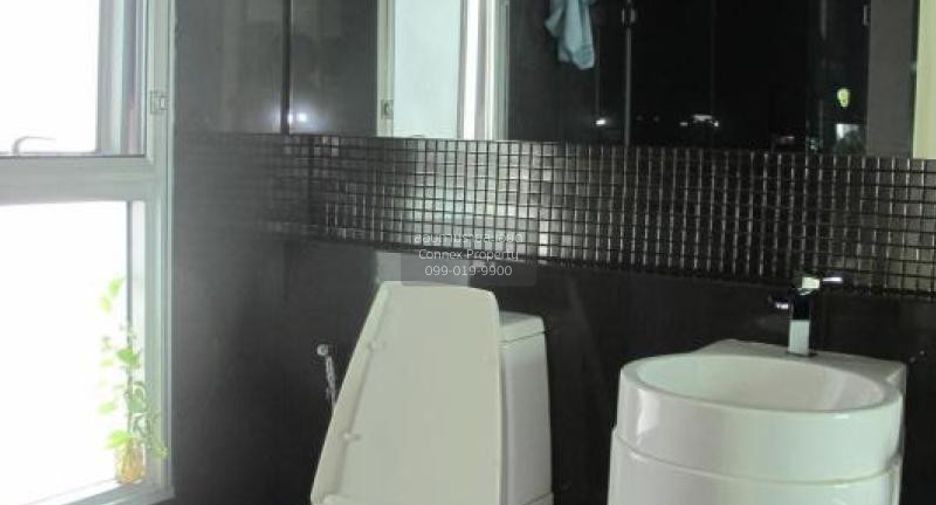 À vendre 2 chambres condo à Phra Khanong, Bangkok